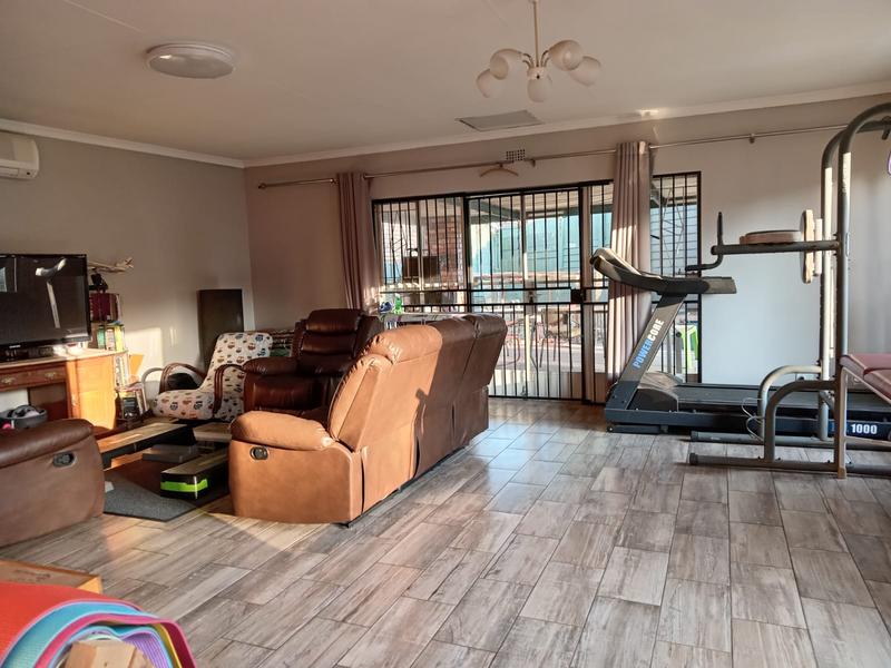 To Let 4 Bedroom Property for Rent in Dalpark Proper Gauteng