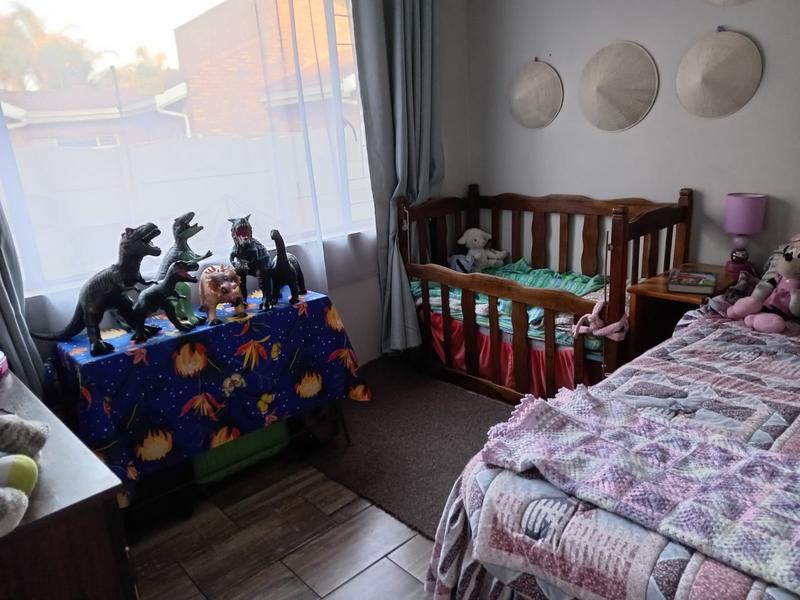 To Let 4 Bedroom Property for Rent in Dalpark Proper Gauteng