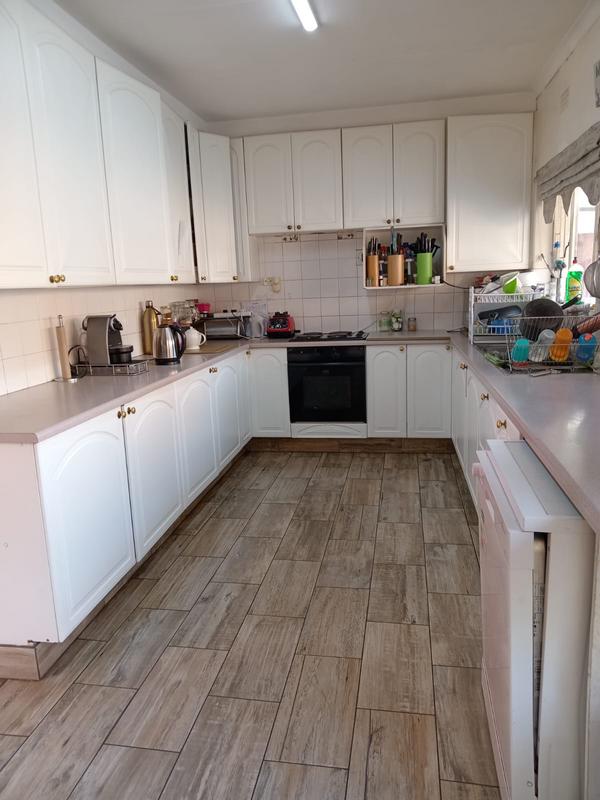 To Let 4 Bedroom Property for Rent in Dalpark Proper Gauteng