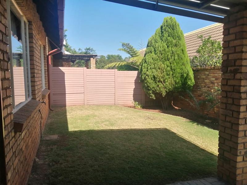 To Let 2 Bedroom Property for Rent in Rooihuiskraal North Gauteng