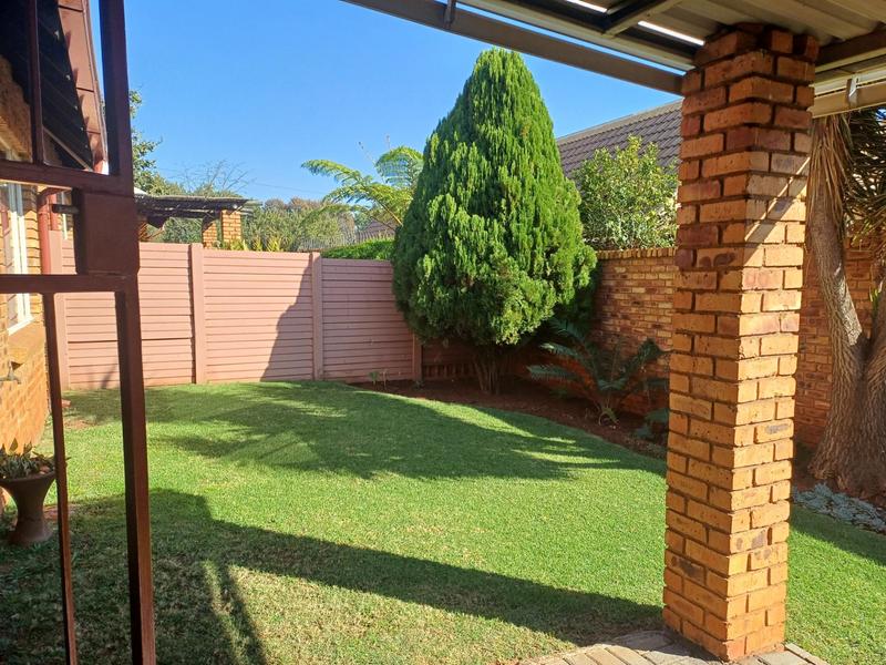 To Let 2 Bedroom Property for Rent in Rooihuiskraal North Gauteng
