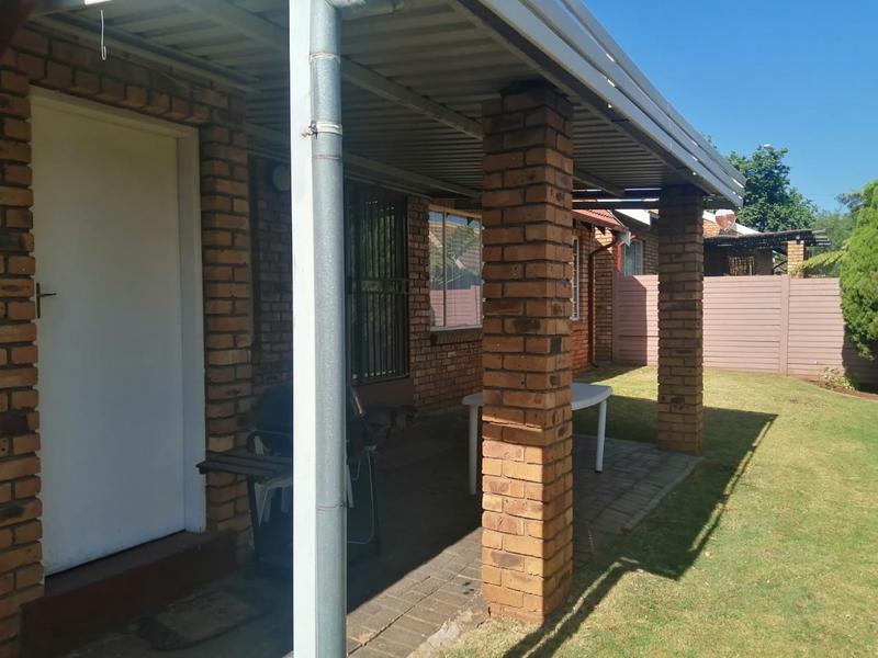 To Let 2 Bedroom Property for Rent in Rooihuiskraal North Gauteng