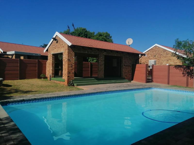 To Let 2 Bedroom Property for Rent in Rooihuiskraal North Gauteng