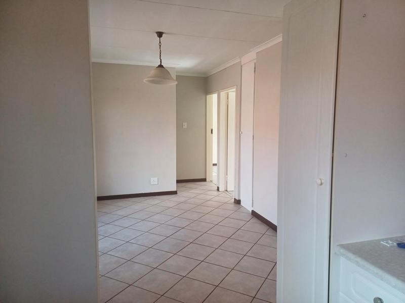 To Let 2 Bedroom Property for Rent in Rooihuiskraal North Gauteng