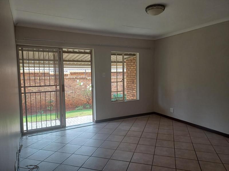 To Let 2 Bedroom Property for Rent in Rooihuiskraal North Gauteng