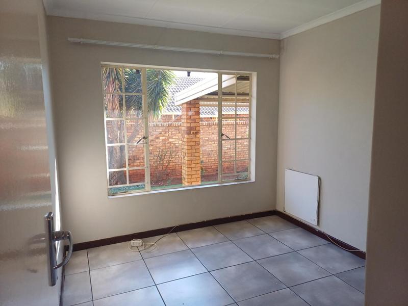 To Let 2 Bedroom Property for Rent in Rooihuiskraal North Gauteng