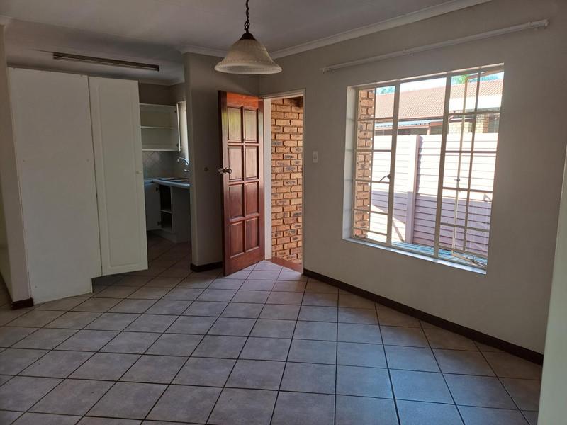 To Let 2 Bedroom Property for Rent in Rooihuiskraal North Gauteng