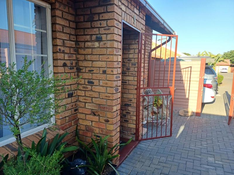 To Let 2 Bedroom Property for Rent in Rooihuiskraal North Gauteng
