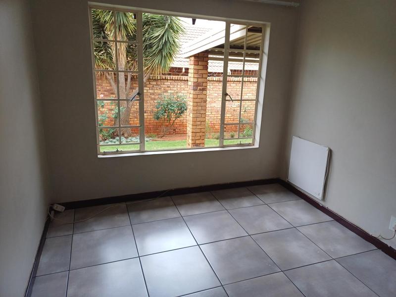 To Let 2 Bedroom Property for Rent in Rooihuiskraal North Gauteng