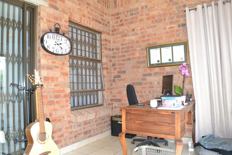 2 Bedroom Property for Sale in Sugar Bush Estate Gauteng
