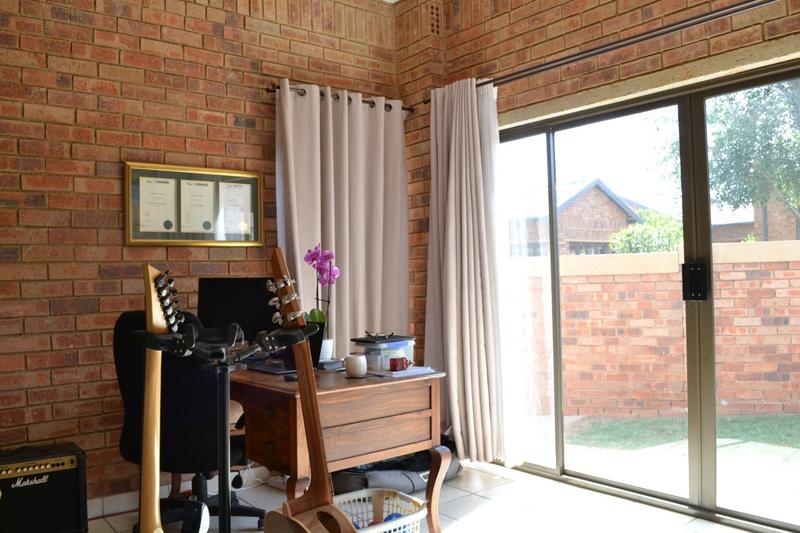 2 Bedroom Property for Sale in Sugar Bush Estate Gauteng