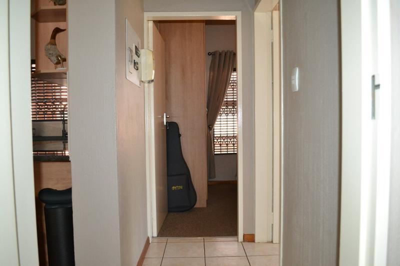 2 Bedroom Property for Sale in Sugar Bush Estate Gauteng