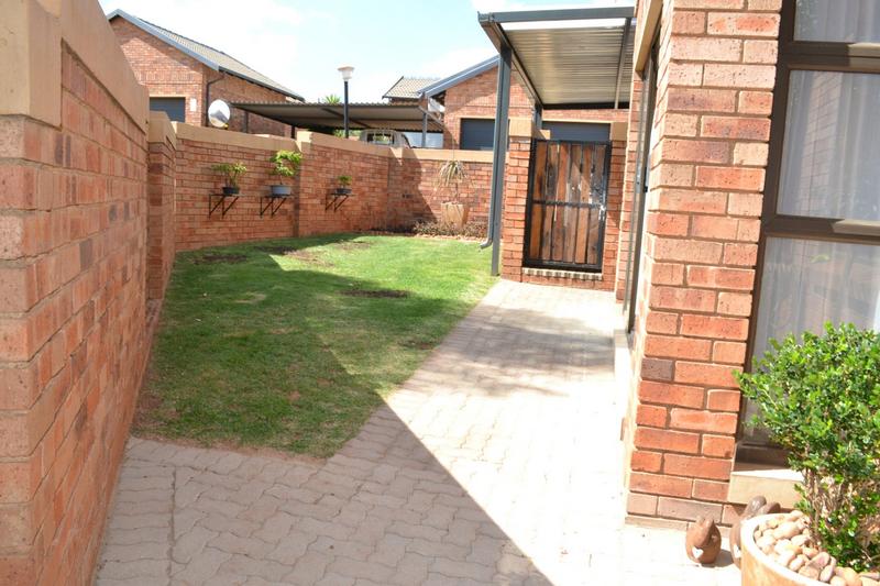 2 Bedroom Property for Sale in Sugar Bush Estate Gauteng