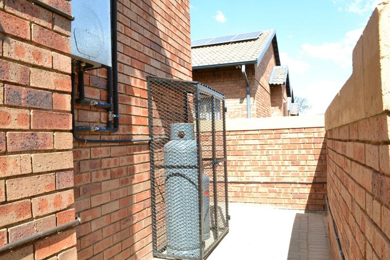 2 Bedroom Property for Sale in Sugar Bush Estate Gauteng