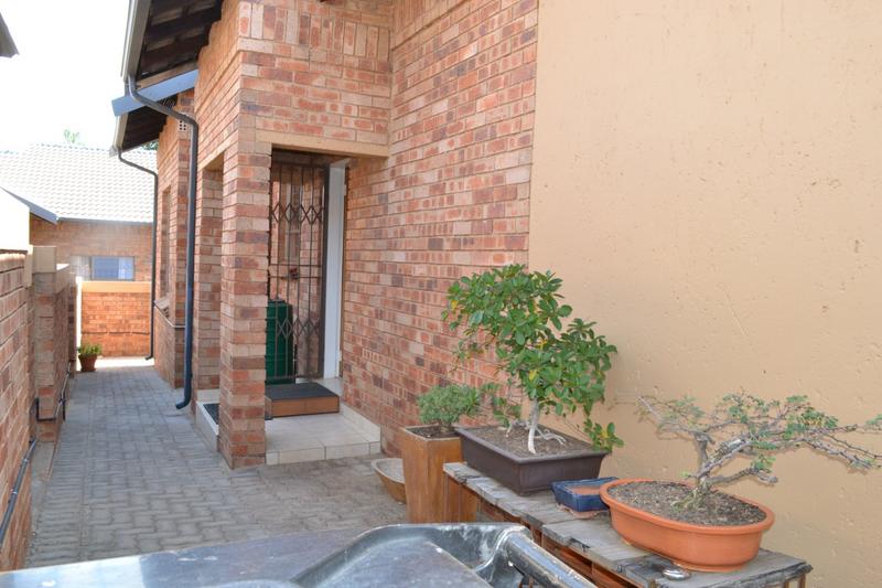 2 Bedroom Property for Sale in Sugar Bush Estate Gauteng