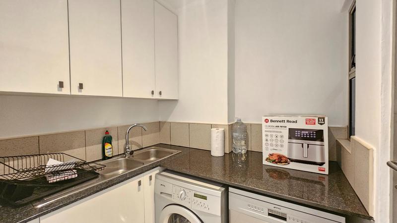 To Let 2 Bedroom Property for Rent in Sandhurst Gauteng