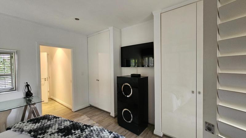 To Let 2 Bedroom Property for Rent in Sandhurst Gauteng