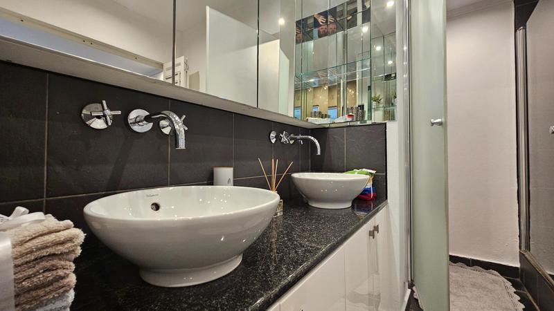 To Let 2 Bedroom Property for Rent in Sandhurst Gauteng