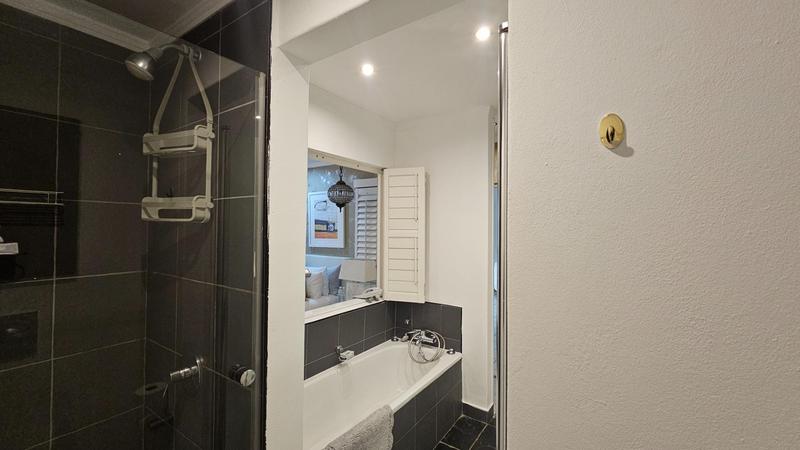 To Let 2 Bedroom Property for Rent in Sandhurst Gauteng