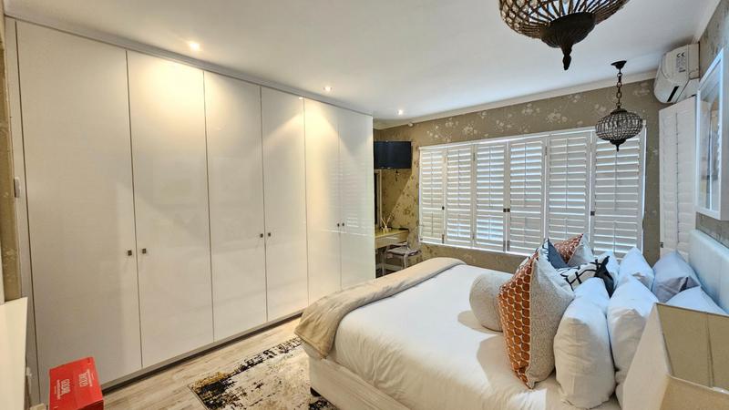 To Let 2 Bedroom Property for Rent in Sandhurst Gauteng