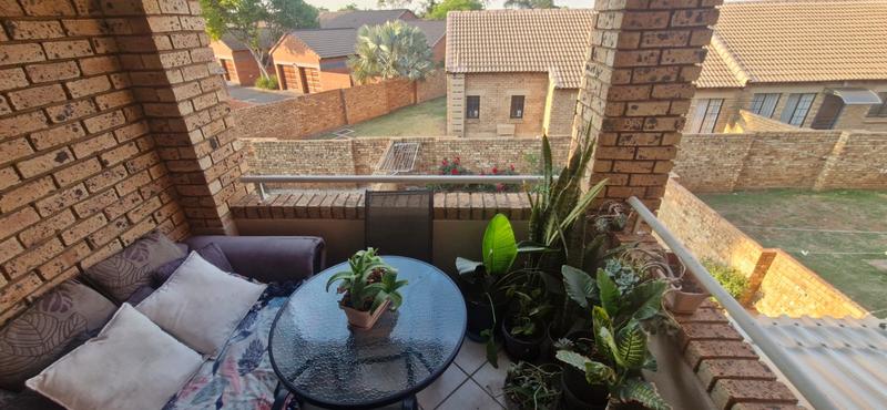 2 Bedroom Property for Sale in Monavoni Gauteng