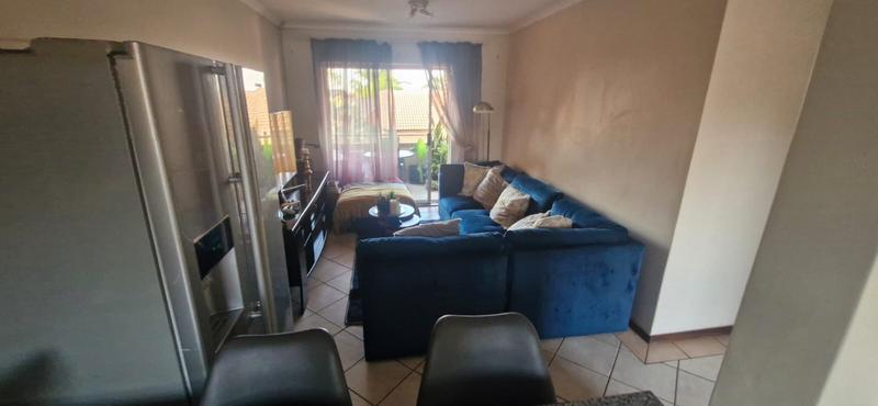 2 Bedroom Property for Sale in Monavoni Gauteng