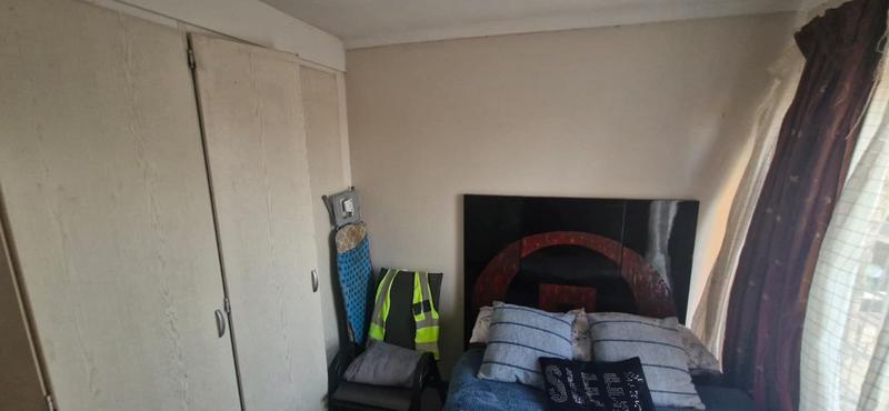 2 Bedroom Property for Sale in Monavoni Gauteng