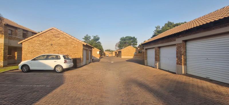 2 Bedroom Property for Sale in Monavoni Gauteng