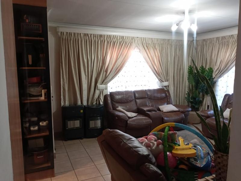 3 Bedroom Property for Sale in Thatchfield Gauteng