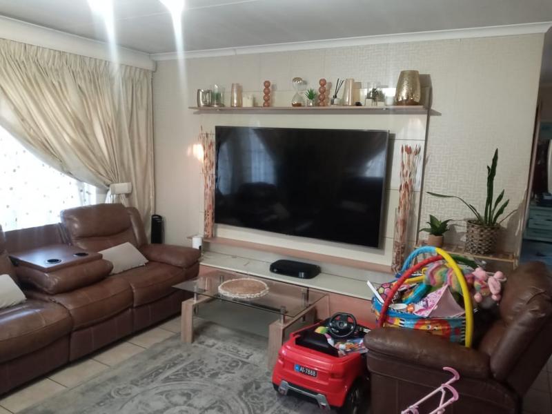 3 Bedroom Property for Sale in Thatchfield Gauteng