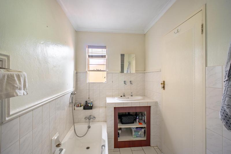 To Let 3 Bedroom Property for Rent in Hurlingham Manor Gauteng