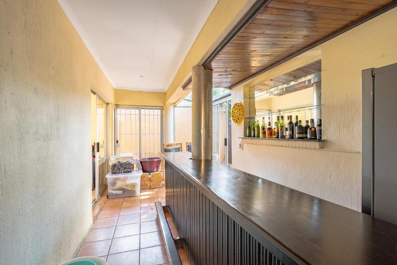 To Let 3 Bedroom Property for Rent in Hurlingham Manor Gauteng