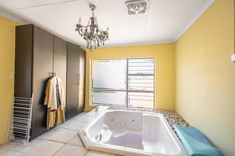 To Let 3 Bedroom Property for Rent in Hurlingham Manor Gauteng