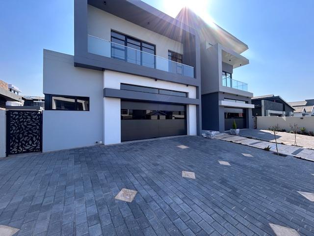 5 Bedroom Property for Sale in Six Fountains Residential Estate Gauteng