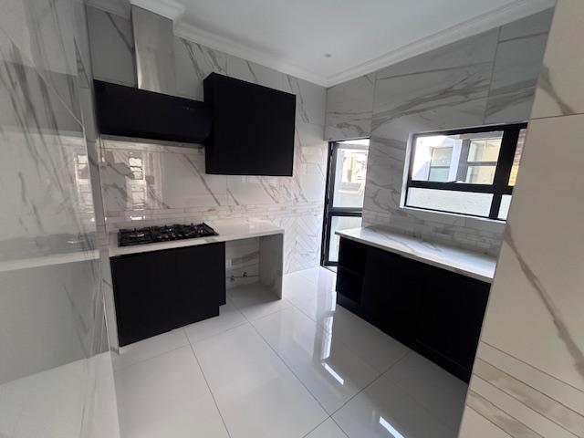 5 Bedroom Property for Sale in Six Fountains Residential Estate Gauteng