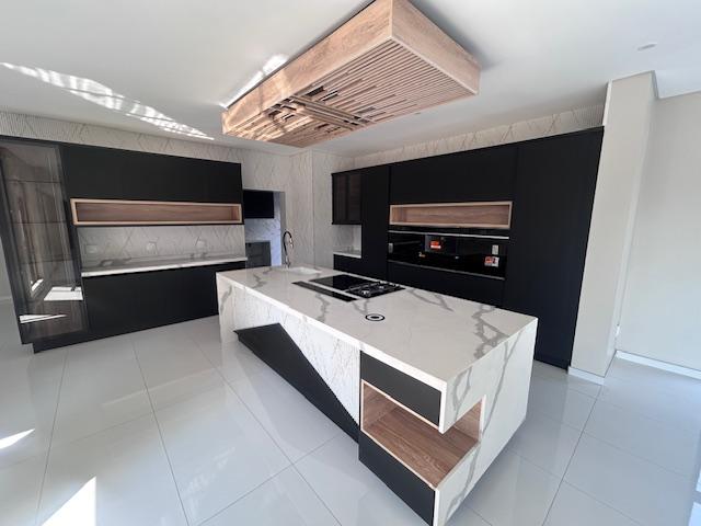 5 Bedroom Property for Sale in Six Fountains Residential Estate Gauteng