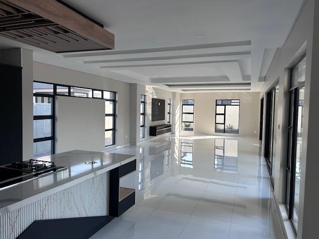 5 Bedroom Property for Sale in Six Fountains Residential Estate Gauteng