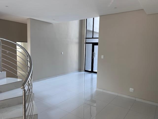 5 Bedroom Property for Sale in Six Fountains Residential Estate Gauteng