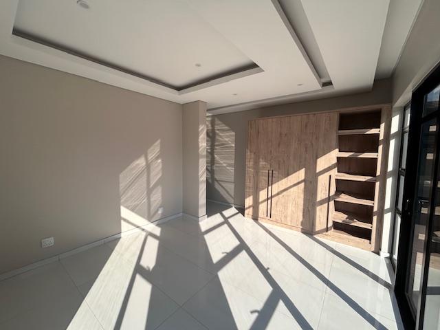 5 Bedroom Property for Sale in Six Fountains Residential Estate Gauteng