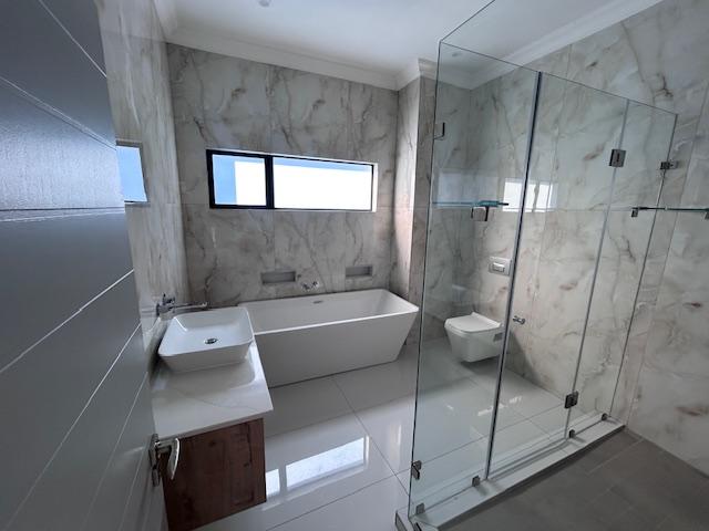 5 Bedroom Property for Sale in Six Fountains Residential Estate Gauteng