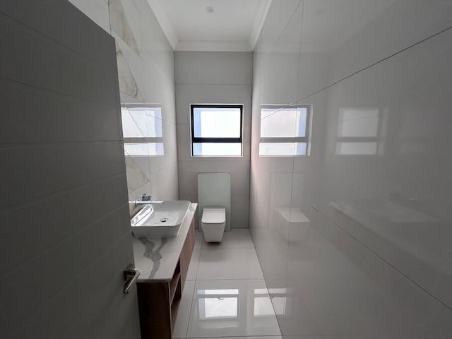 5 Bedroom Property for Sale in Six Fountains Residential Estate Gauteng