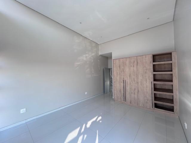 5 Bedroom Property for Sale in Six Fountains Residential Estate Gauteng