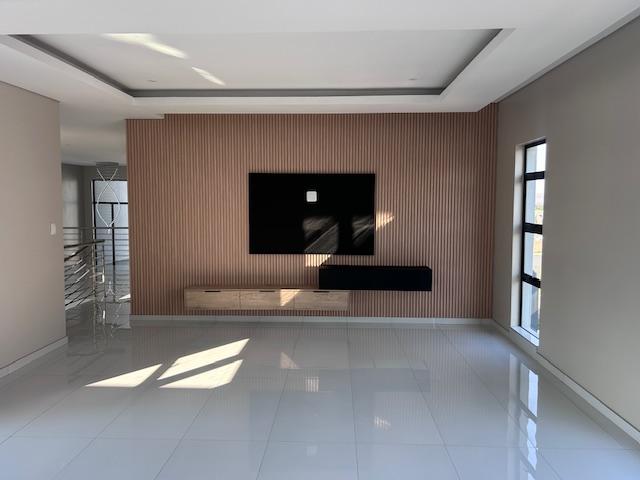 5 Bedroom Property for Sale in Six Fountains Residential Estate Gauteng
