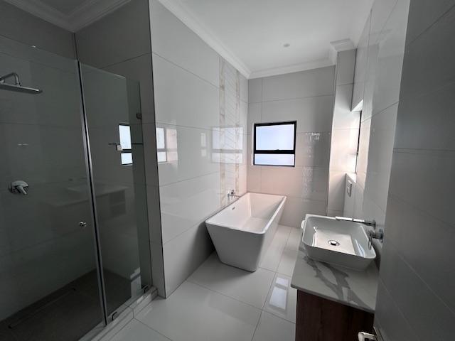 5 Bedroom Property for Sale in Six Fountains Residential Estate Gauteng