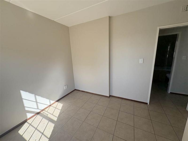 To Let 2 Bedroom Property for Rent in Noordwyk Gauteng