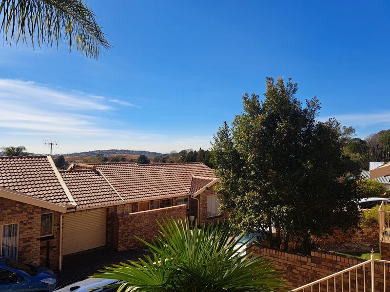 To Let 3 Bedroom Property for Rent in Wilro Park Gauteng