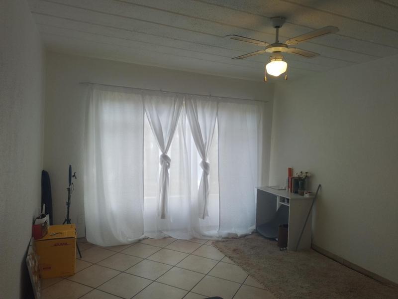 1 Bedroom Property for Sale in Whiteridge Gauteng