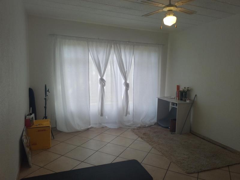 1 Bedroom Property for Sale in Whiteridge Gauteng