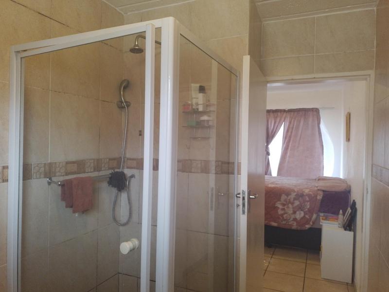 1 Bedroom Property for Sale in Whiteridge Gauteng