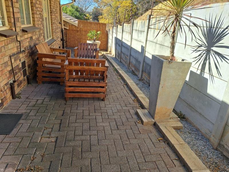 3 Bedroom Property for Sale in Wilro Park Gauteng